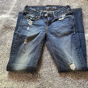 Levi’s Denizen Distressed Skinny